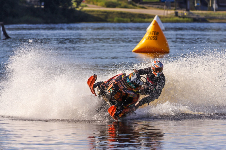 Warercross TAHKOcom kauppa - Majoitushaku